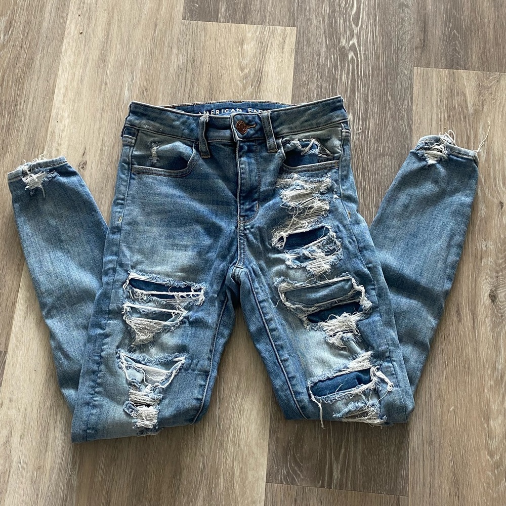Size 4 American Eagle Distressed Skinny Jeans
